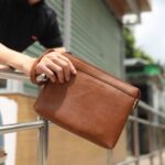 Túi da cầm tay Clutch WRAP HAVIAS nâu droppiishops